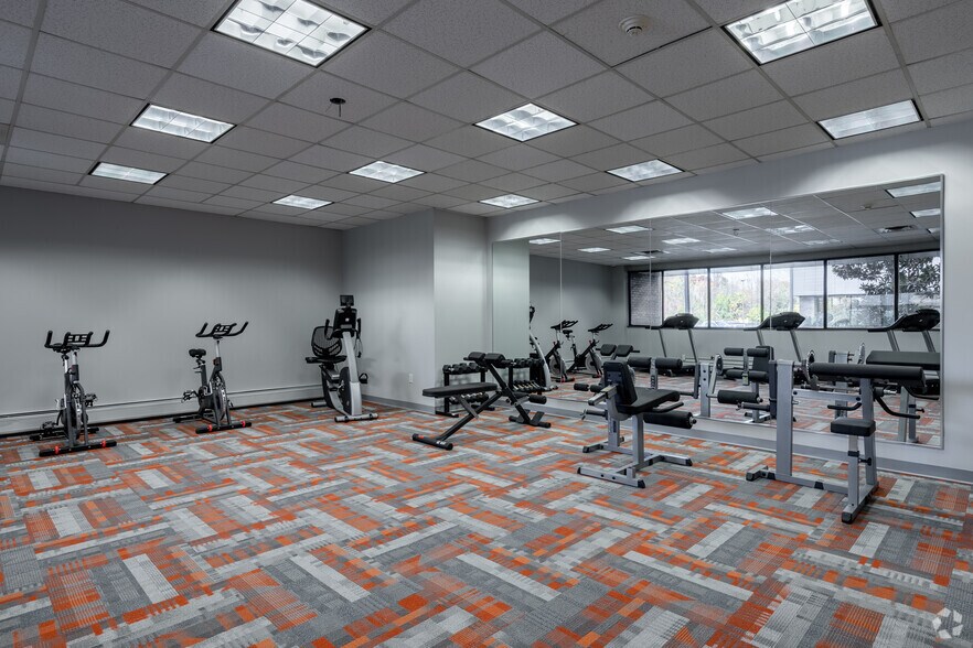 More Photos Of 800 Kinderkamack Rd, Oradell Office For Lease