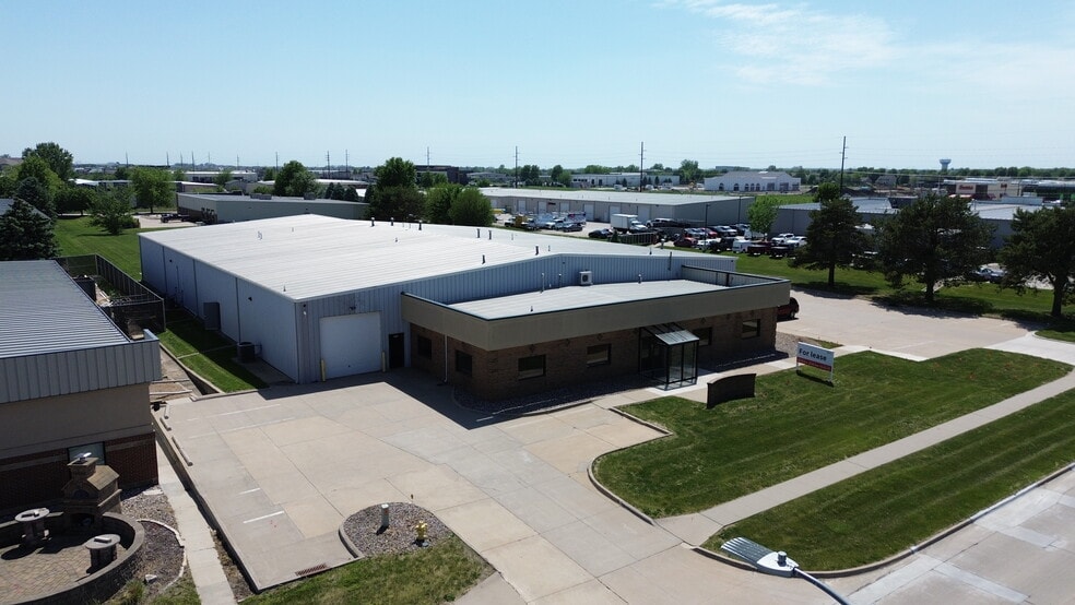 Primary Photo Of 16190 Laurel St, Waukee Warehouse For Lease