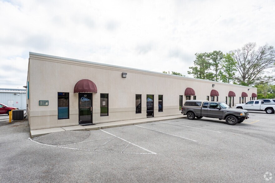 More Photos Of 5202 Carolina Beach Rd, Wilmington Light Distribution For Lease