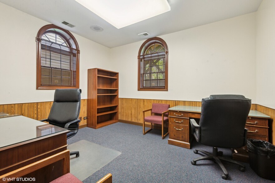 More Photos Of 1601 W Colonial Pky, Inverness Office For Sale