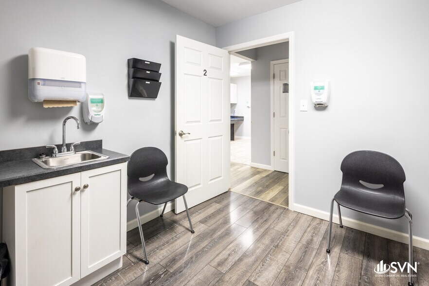 More Photos Of 1606 US Highway 27 N, Cynthiana Office For Lease