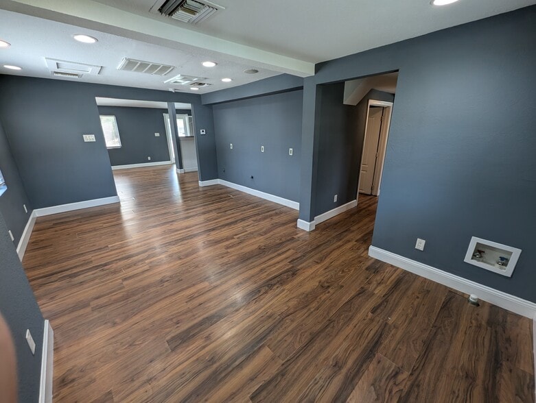 More Photos Of 1901 W Sligh Ave, Tampa Office For Sale