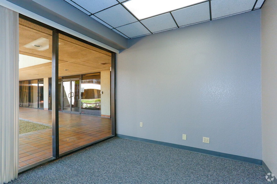 More Photos Of 1771 E Flamingo Rd, Las Vegas Unknown For Lease