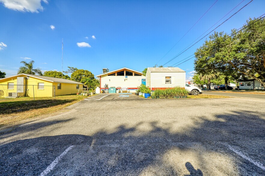 More Photos Of 5709 6th St, Zephyrhills Restaurant For Sale