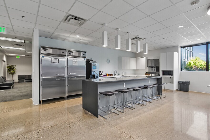 More Photos Of 10975 S Sterling View Dr, South Jordan Office For Lease