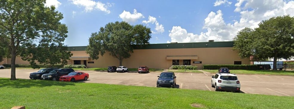 More Photos Of 1751-1765 Stebbins Dr, Houston Truck Terminal For Lease