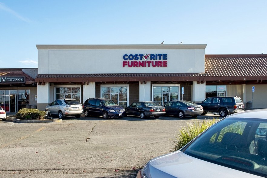 More Photos Of 3684-3686 Sonoma Blvd, Vallejo Storefront For Lease