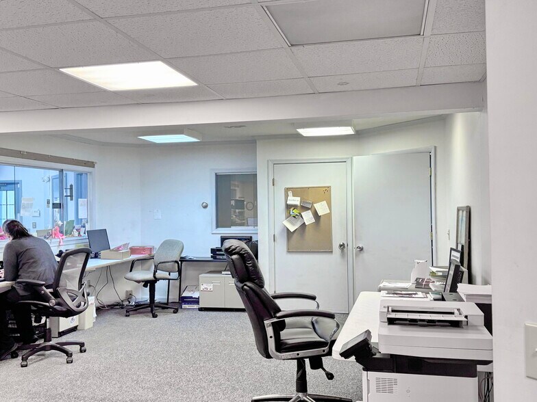 More Photos Of 8991 Redden Rd, Bridgeville Flex For Sale