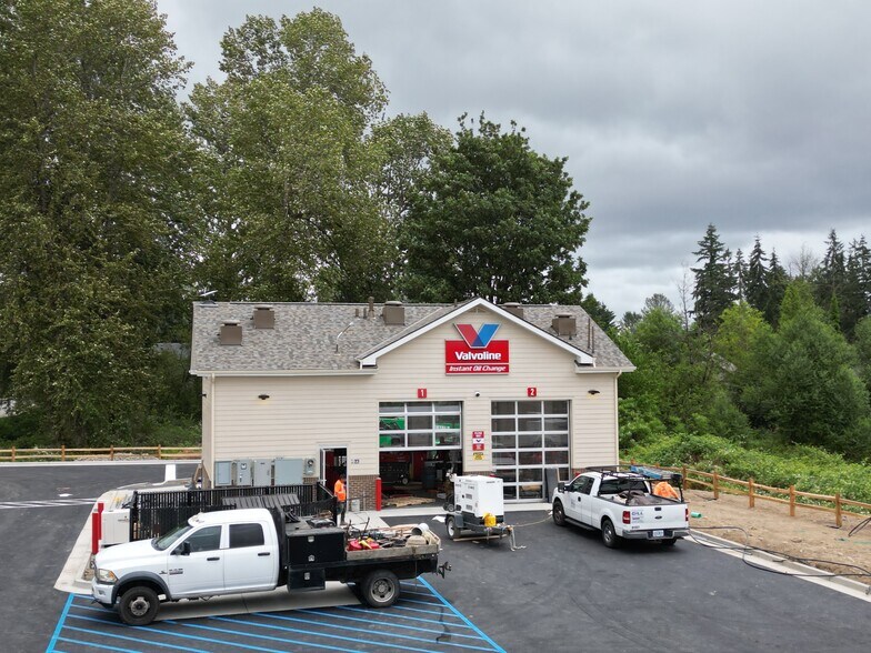 More Photos Of 13303 SE 272nd St, Kent General Retail For Sale