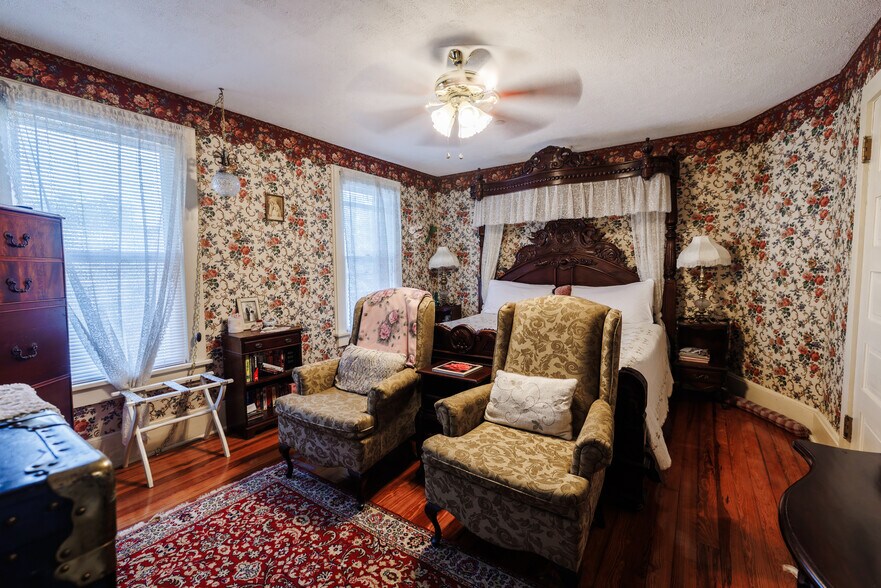 More Photos Of 215 E French Ave, Orange City Hospitality For Sale