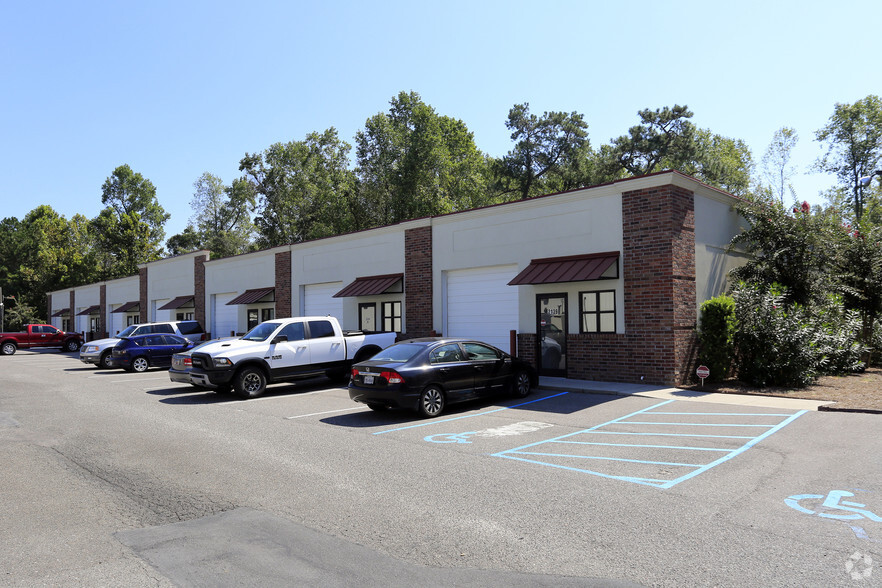 More Photos Of 2139 N Main St, Summerville Unknown For Lease