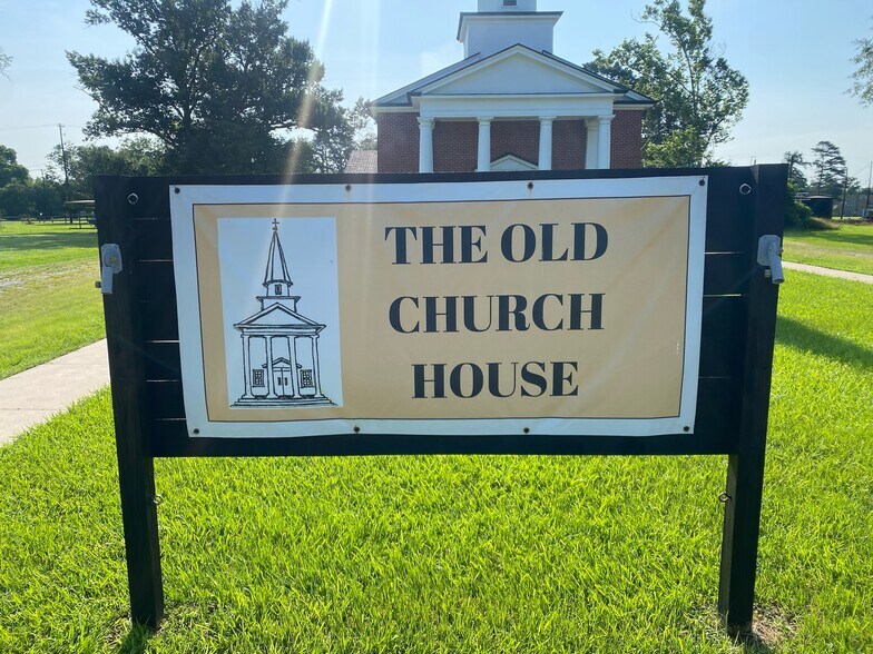 More Photos Of 15605 Parkway Drive, Hosston Religious Facility For Sale