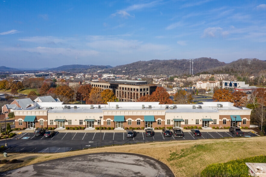 More Photos Of 212 Overlook Cir, Brentwood Office For Sale