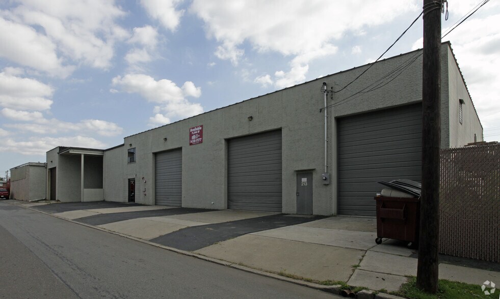 More Photos Of 213 King St, Hackensack Warehouse For Lease