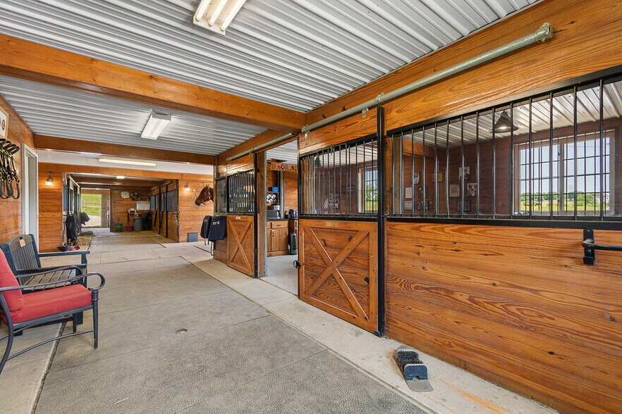 More Photos Of 5495 Meese Rd NE, Louisville Sports And Entertainment For Sale