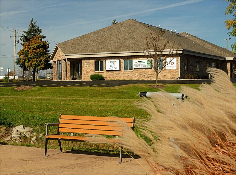 More Photos Of 5793 W Grande Market Dr, Appleton Unknown For Lease