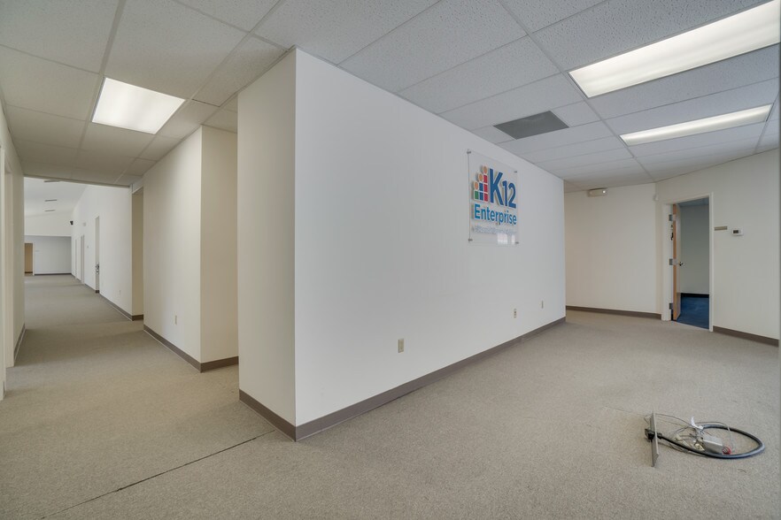More Photos Of 2442 New Dorset Cir, Powhatan Office For Lease