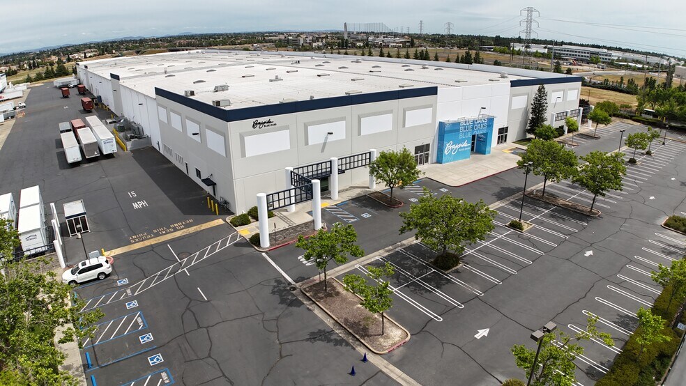 More Photos Of 10000 Alantown Dr, Roseville Manufacturing For Lease