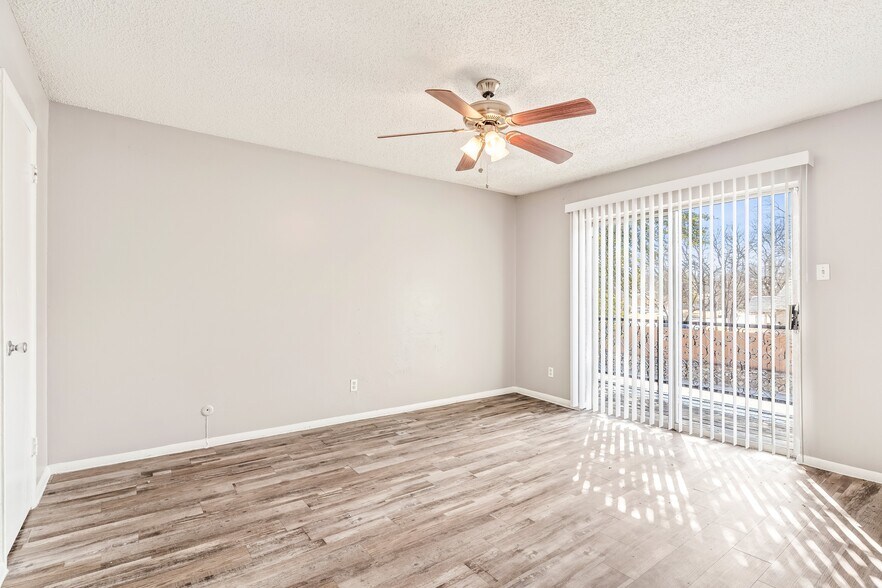 More Photos Of 6701 Calmont Ave, Fort Worth Apartments For Sale