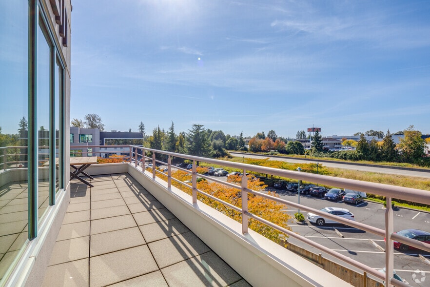 More Photos Of 13351 Commerce Pky, Richmond Office For Lease