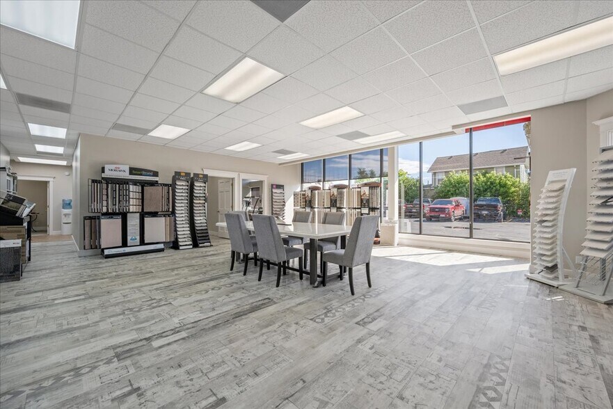 More Photos Of 310 E 17th St, Cheyenne Flex For Sale