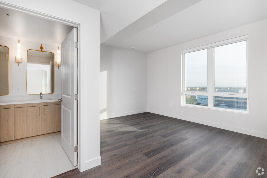 More Photos Of 1340 S Hill St, Los Angeles Apartments For Lease