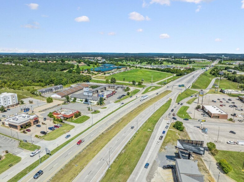 More Photos Of 419 S George Nigh Expy, Mcalester Hotel For Sale