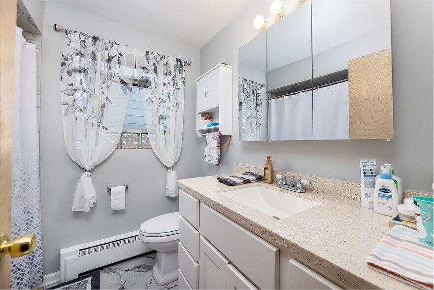 More Photos Of 4401 N Newcastle Ave, Harwood Heights Apartments For Sale