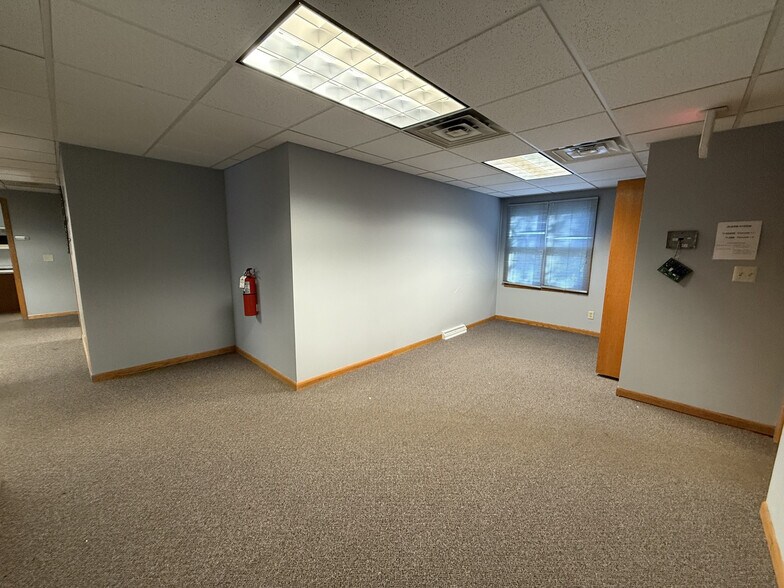 More Photos Of 6135 N American Ln, De Forest Warehouse For Lease