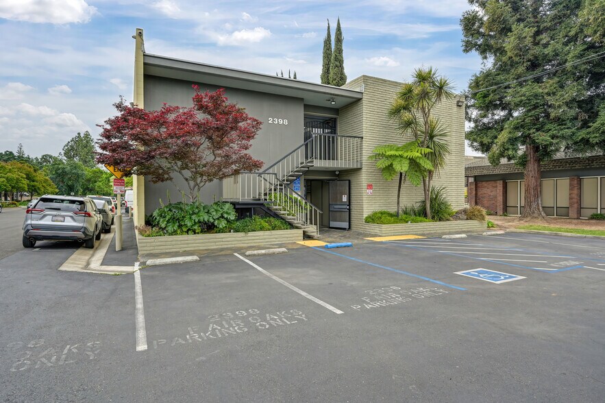 More Photos Of 2398 Fair Oaks Blvd, Sacramento Office For Sale