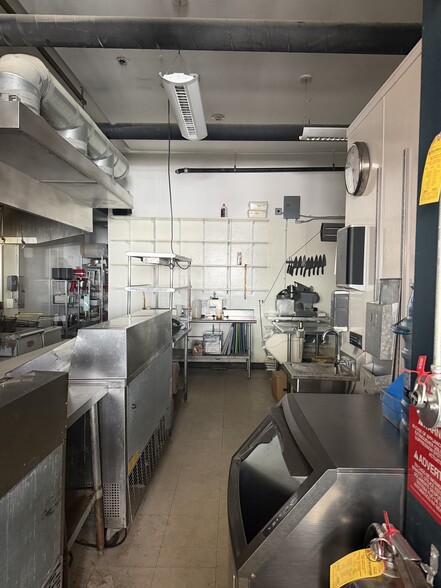 More Photos Of 740-768 Purchase St, New Bedford Restaurant For Lease