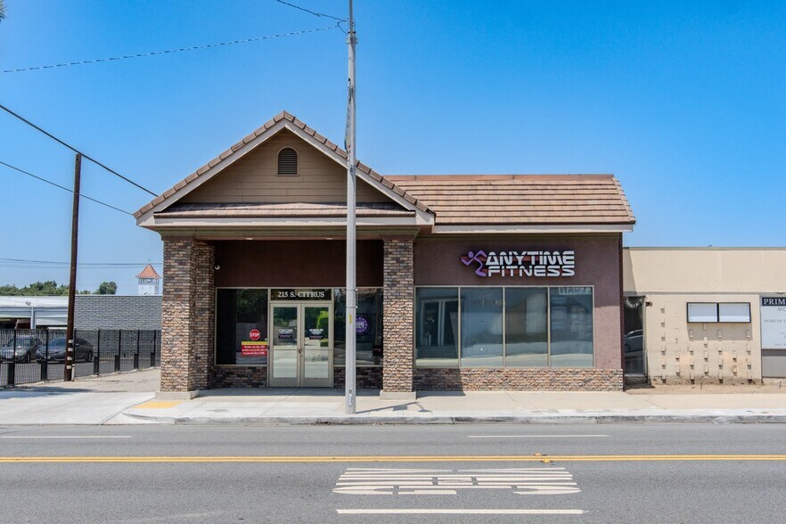 Primary Photo Of 215 S Citrus Ave, Covina Storefront For Lease