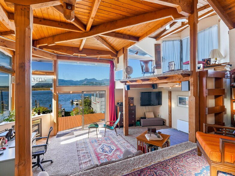 More Photos Of 580 Marine Dr, Wheeler Hotel For Sale