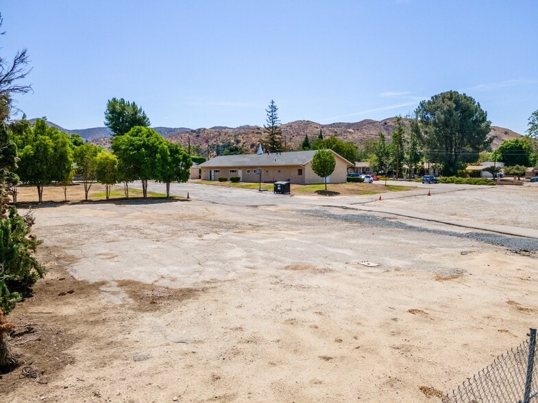 More Photos Of 10335 La Tuna Canyon Rd, Sun Valley Schools For Sale