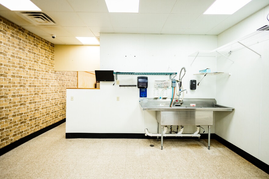 More Photos Of 417 N Saint John St, Bethany Restaurant For Sale