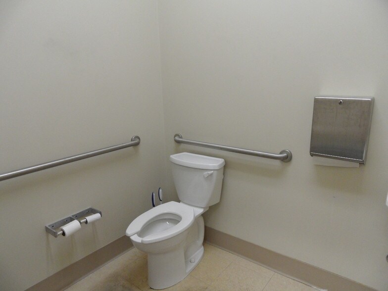 More Photos Of 1507 Park Center Dr, Orlando Office For Lease