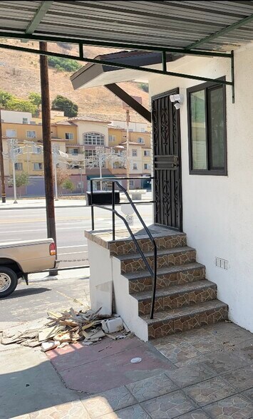 More Photos Of 4203 N Huntington Dr, Los Angeles Storefront Retail Residential For Sale