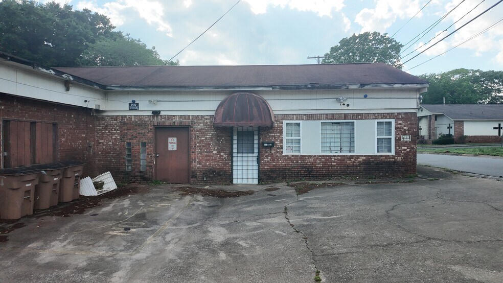 Primary Photo Of 711 Buffalo St, Shelby Flex For Sale