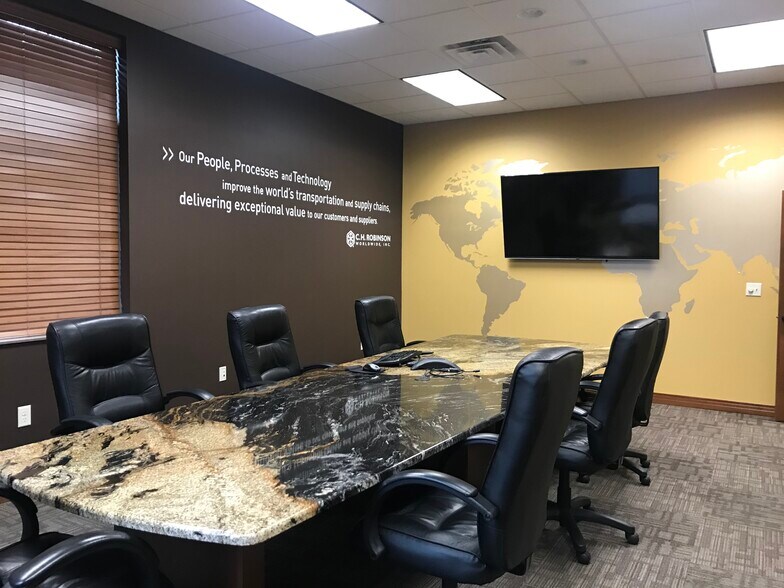 More Photos Of 5117 S Crossing Pl, Sioux Falls Office For Lease