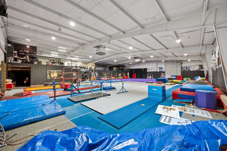 More Photos Of 115 N Willis Ave, Livingston Warehouse For Sale