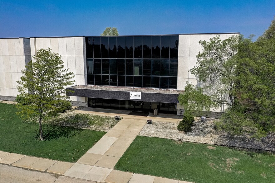 More Photos Of 100 Communications Dr, Sun Prairie Office For Sale