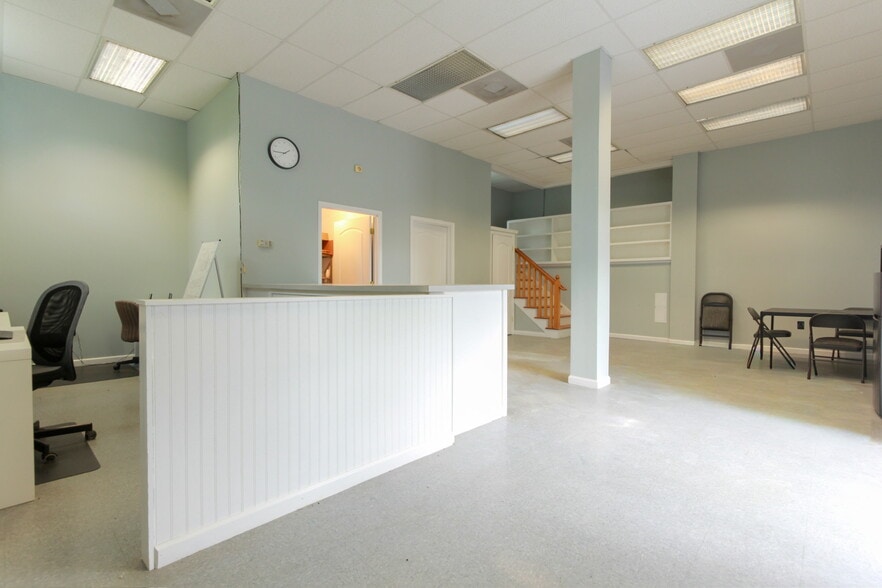 More Photos Of 36 Walnut St, Thurmont Warehouse For Lease