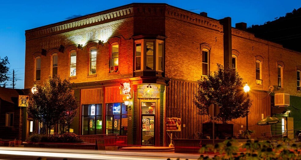 More Photos Of 502 Main Street, New Castle Hotel For Sale