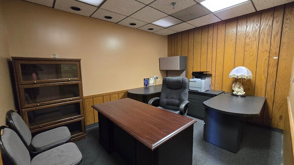 More Photos Of 17704-17718 Oak Park Ave, Tinley Park Office For Sale