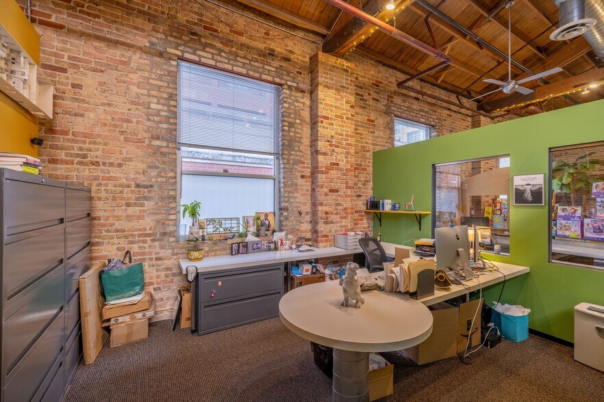 More Photos Of 21 S Racine Ave, Chicago Warehouse For Lease