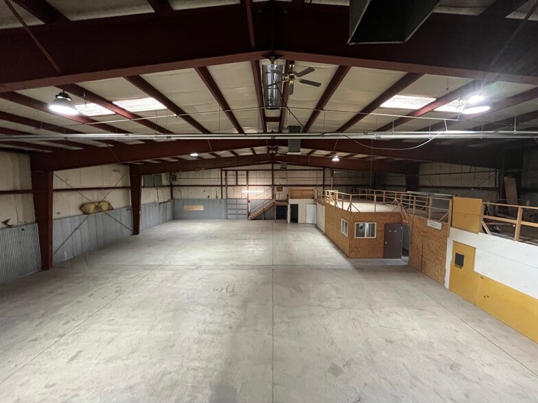 More Photos Of 651 E 66th Ave, Denver Warehouse For Lease