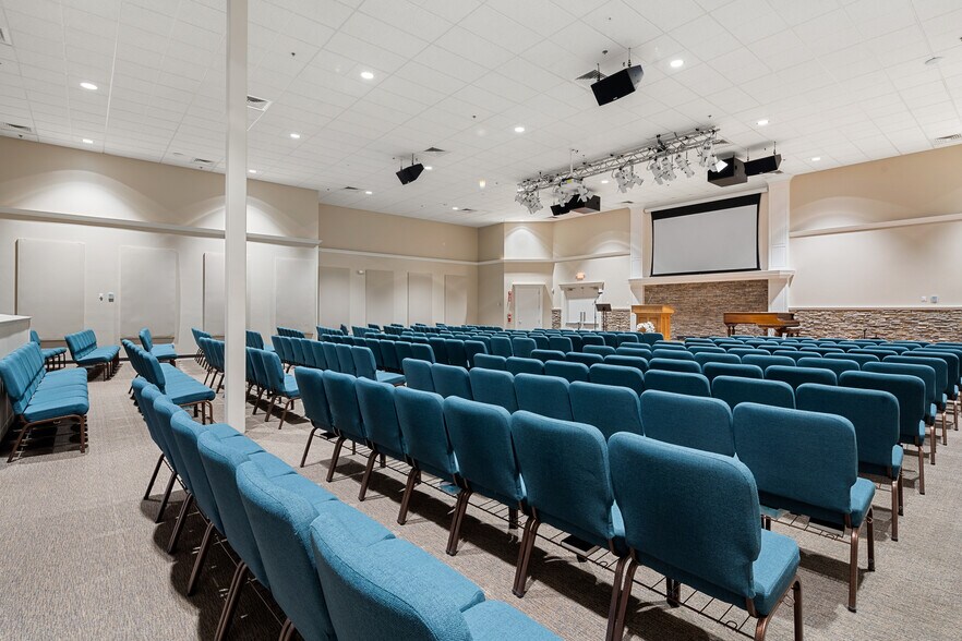 More Photos Of 5207 Young St, Bakersfield Industrial For Sale