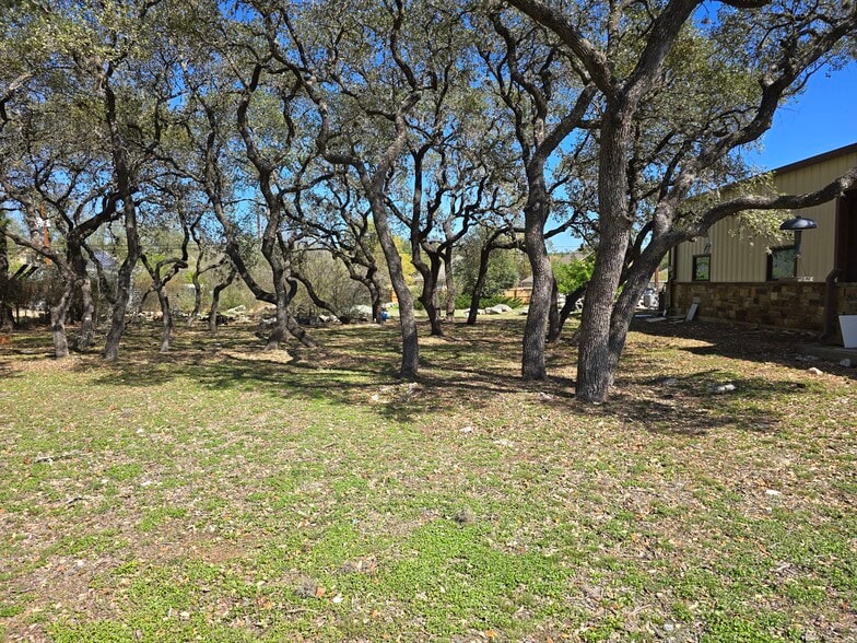 More Photos Of 13318 Western Oak Dr, Helotes Storefront Retail Office For Sale