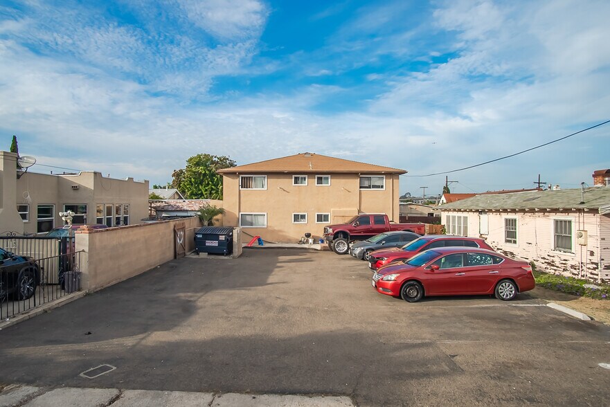 More Photos Of 1121 E 6th St, National City Apartments For Sale