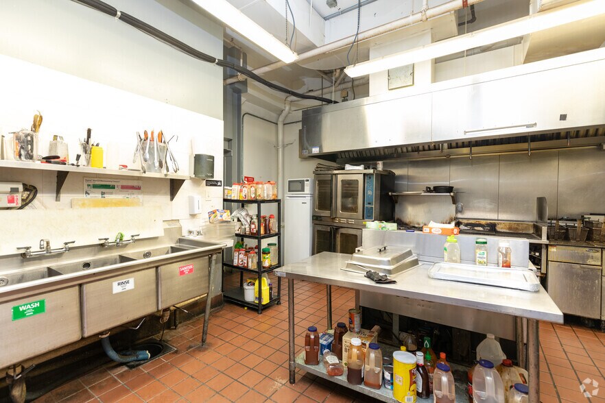 More Photos Of 439-451 S Broad St, Trenton Office For Lease